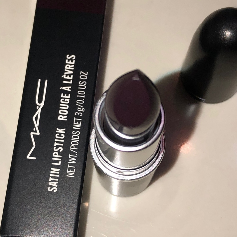 MAC Satin Lipstick Shade 805 Cyber 3g Discontinued Shade NEW With BOX - Picture 8 of 11